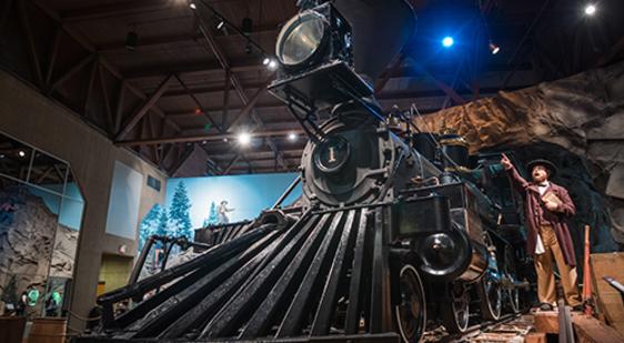 CSRM_Exhibits_2018_KellyHuston-516750-e4fe36bb5056a36_e4fe389d-5056-a36f-231211fdfdb5f2f2.jpg